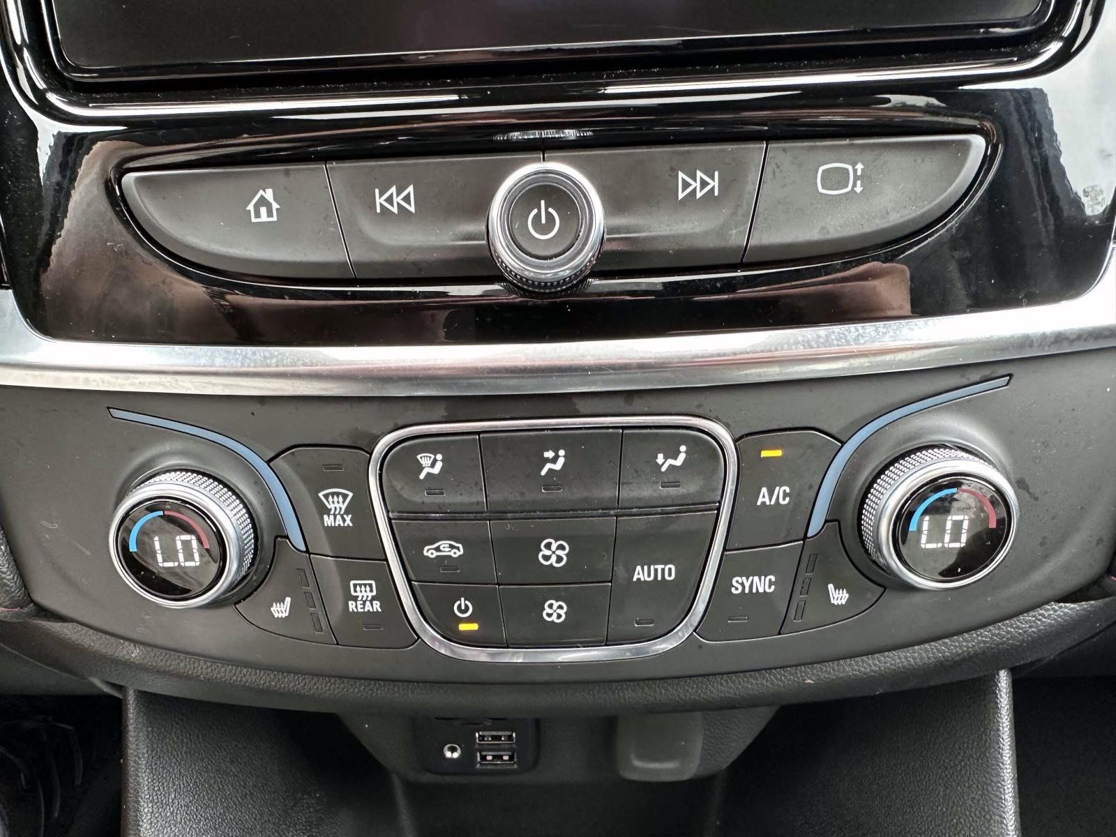 Used 2023 Chevrolet Traverse RS AWD/4WD image 23