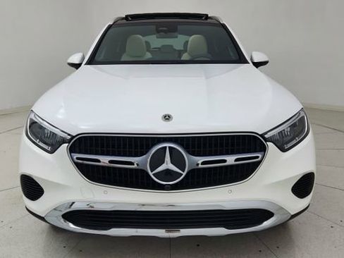 Used 2024 Mercedes-Benz GLC 300 4MATIC image 2