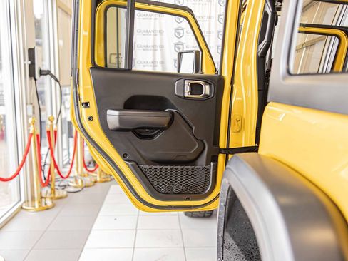 Used 2020 Jeep Wrangler Unlimited Rubicon w/ Dual Top Group image 33