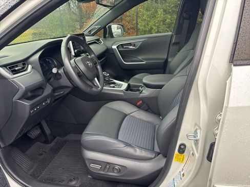 Used 2021 Toyota RAV4 XSE image 14
