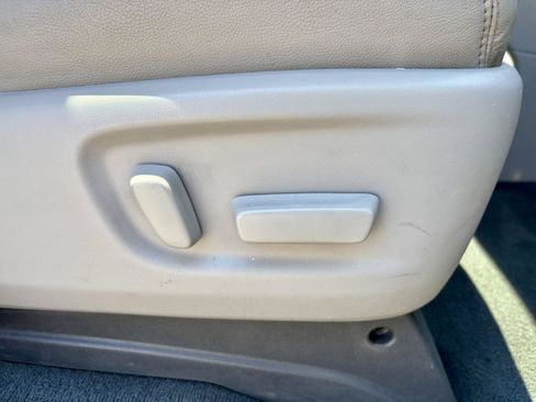 Used 2020 Toyota Sienna XLE FWD image 16