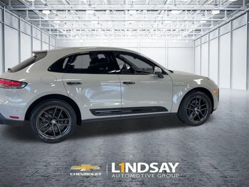 Used 2023 Porsche Macan Turbo AWD/4WD image 2