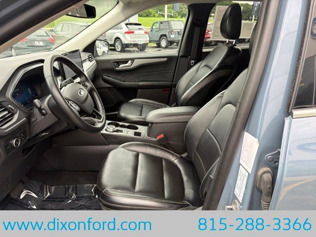 Used 2023 Ford Escape Platinum AWD/4WD image 12
