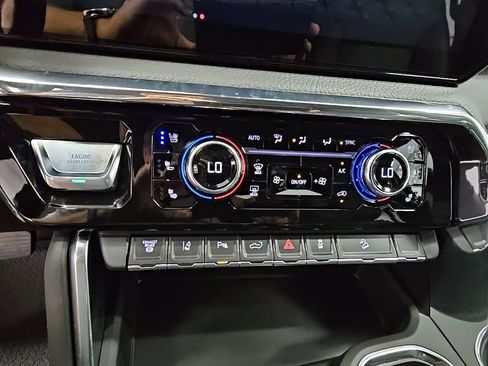 New 2026 GMC Sierra 2500 Denali w/ Denali Reserve Package image 19