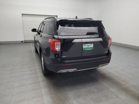 Used 2022 Ford Explorer XLT w/ Equipment Group 202A image 5
