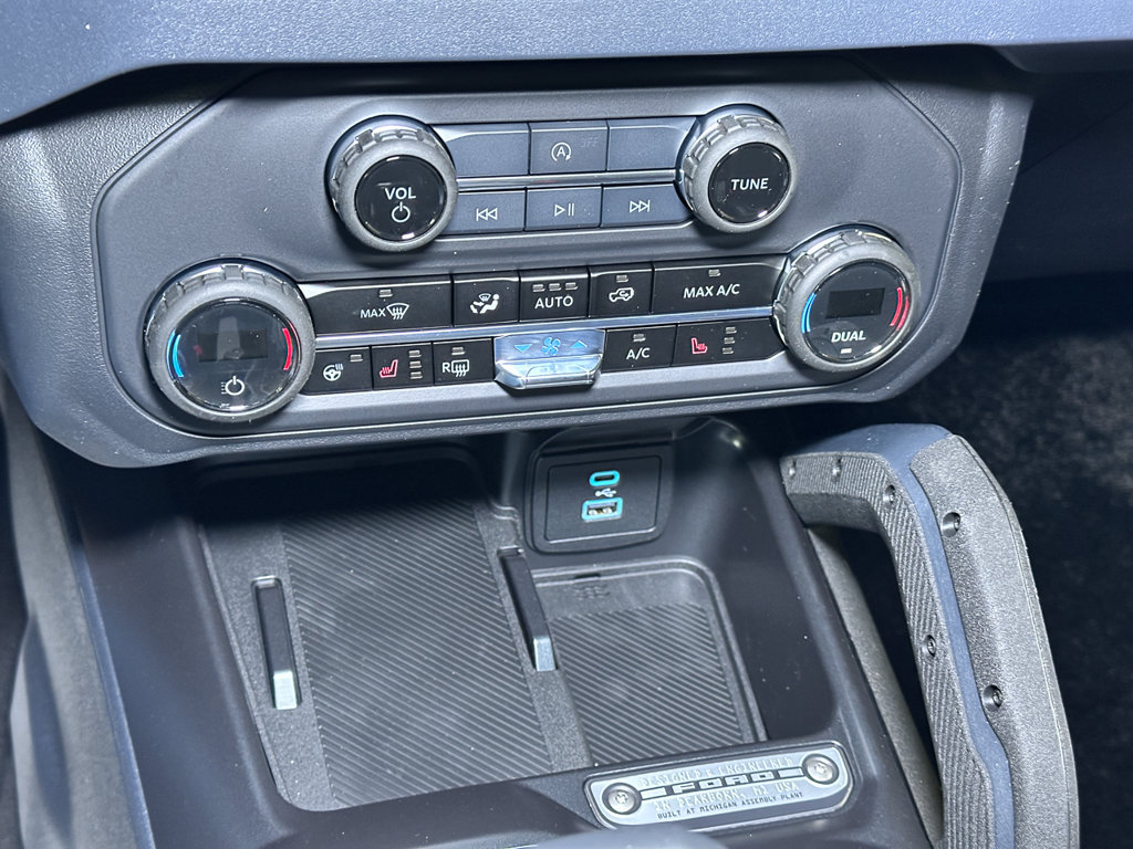 New 2025 Ford Bronco Outer Banks w/ Sasquatch Package AWD/4WD image 27