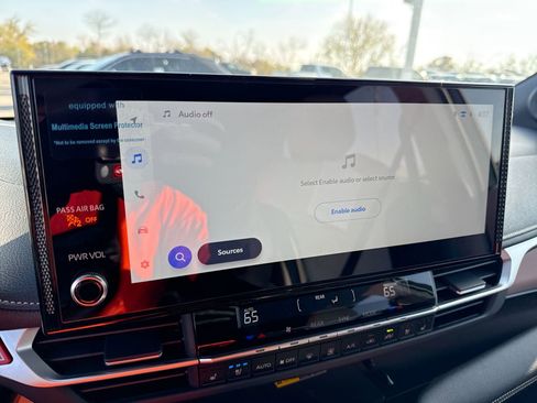 Certified 2025 Toyota Sienna Limited image 12