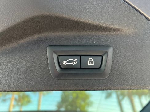 Used 2020 BMW X7 xDrive40i w/ M Sport Package AWD/4WD image 8
