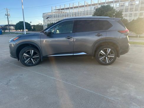Used 2022 Nissan Rogue SL w/ SL Premium Package AWD/4WD image 2