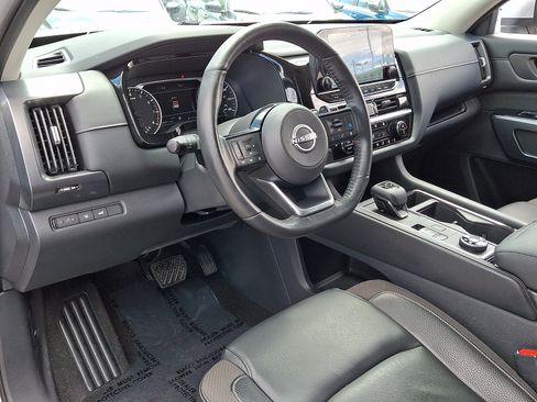 Certified 2023 Nissan Pathfinder SL AWD/4WD image 11