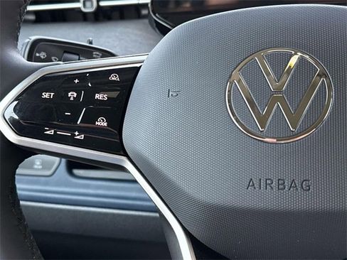 New 2025 Volkswagen ID. Buzz Pro S image 8