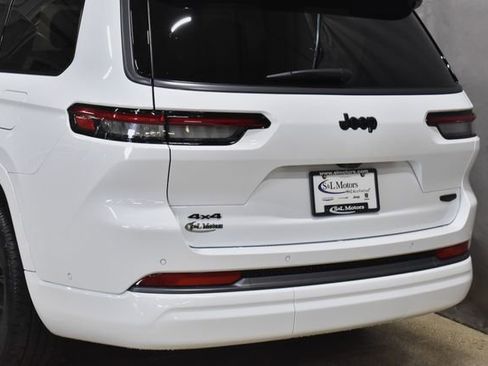 New 2026 Jeep Grand Cherokee L Summit w/ Obsidian Package image 9