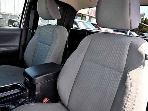 Used 2022 Toyota Tacoma SR RWD image 10