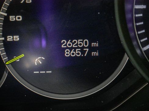 Used 2022 Porsche Cayenne E-Hybrid image 22