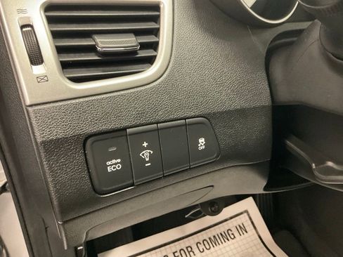 Used 2012 Hyundai Elantra Limited FWD image 14