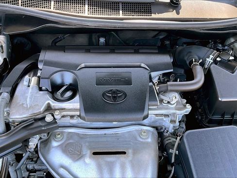 Used 2015 Toyota Camry LE FWD image 32