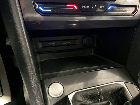 Used 2023 Volkswagen Tiguan SE image 26