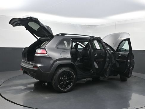Used 2022 Jeep Cherokee Trailhawk w/ Premium Leather Package AWD/4WD image 38