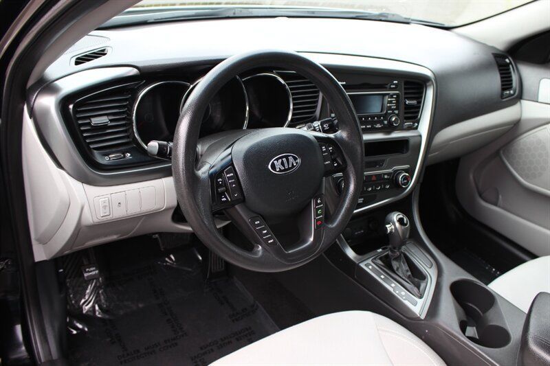 Used 2013 Kia Optima LX FWD image 9