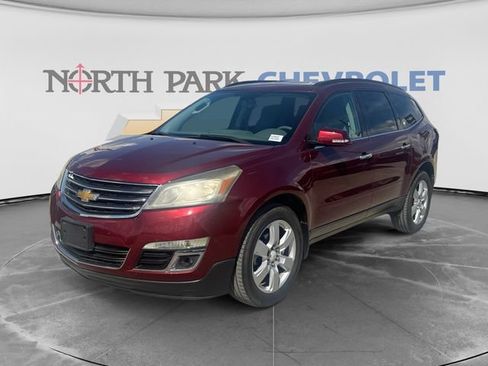 Used 2017 Chevrolet Traverse LT w/ Style and Technology Package FWD image 7