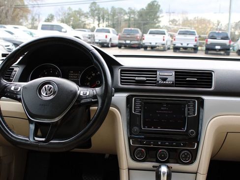 Used 2019 Volkswagen Passat 2.0T Wolfsburg w/ Wheels & Sunroof Package image 9