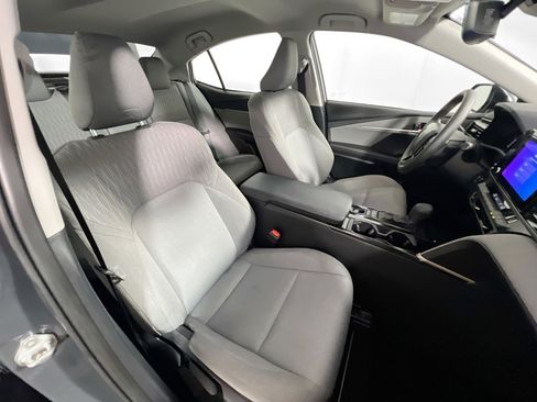 Used 2025 Toyota Camry LE FWD image 31