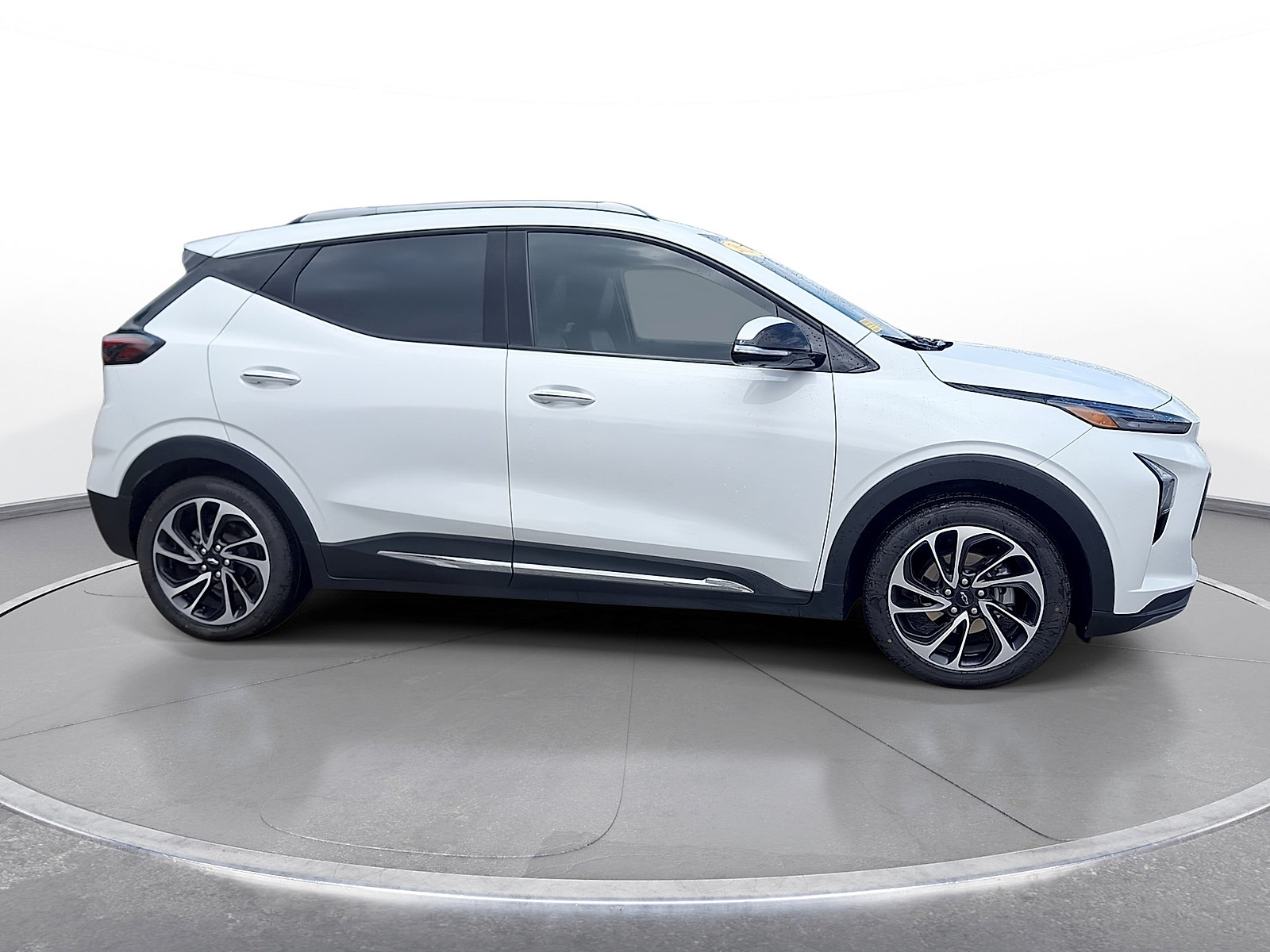 Used 2023 Chevrolet Bolt EUV Premier FWD image 9