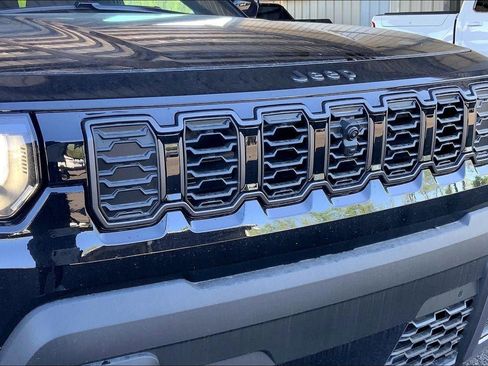 New 2026 Jeep Cherokee Overland w/ Trailer Tow Group AWD/4WD image 26