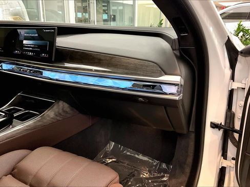 Used 2025 BMW 760i xDrive 760i xDrive w/ Executive Package image 36