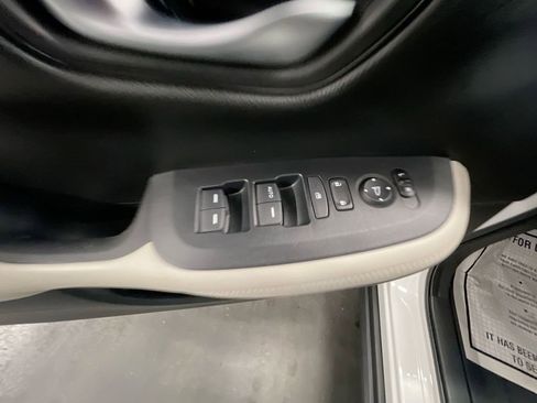 Used 2023 Honda HR-V LX image 21