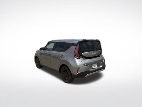 Used 2024 Kia Soul LX w/ Option Group 015 FWD image 5
