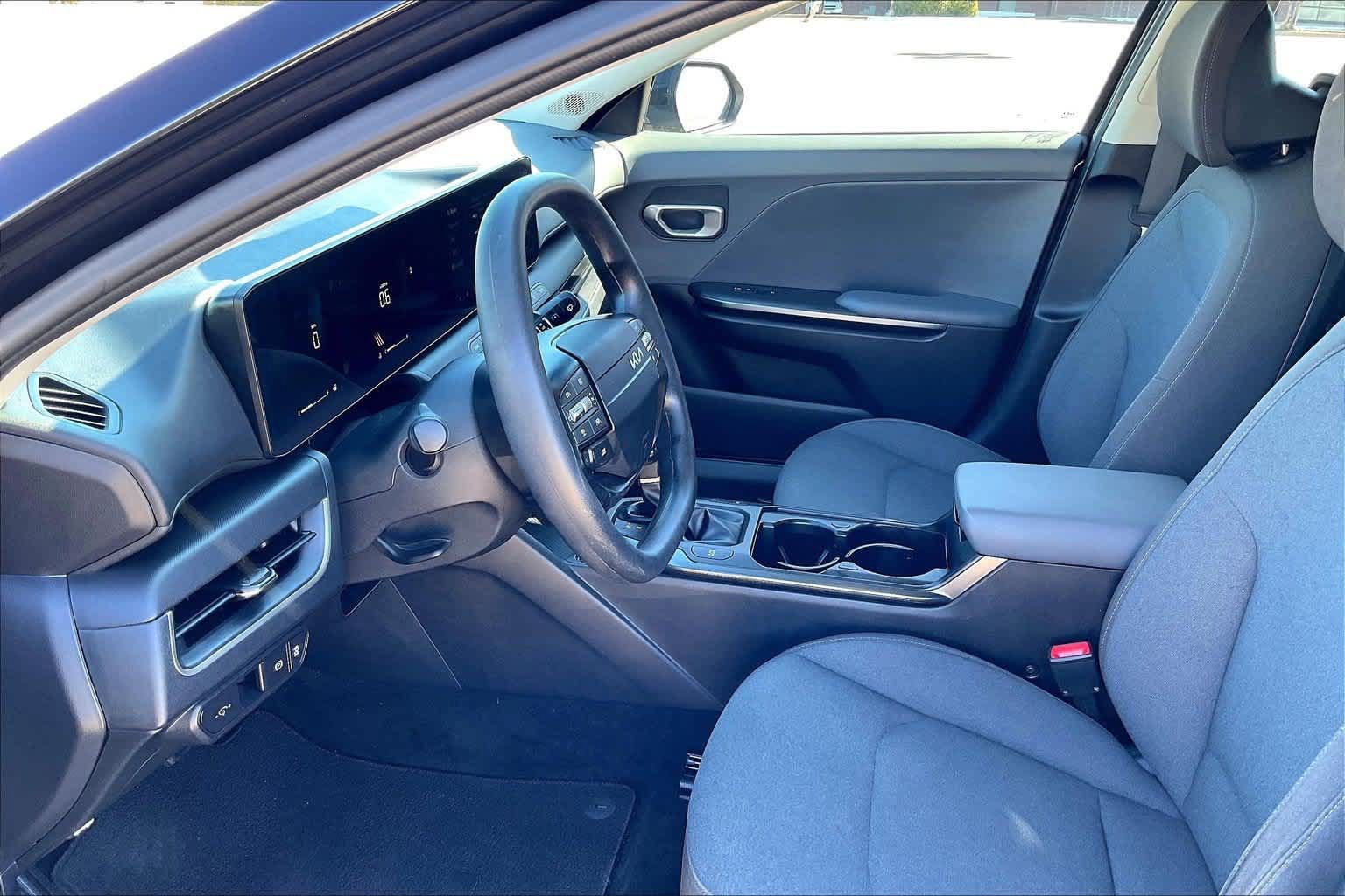 Certified 2025 Kia K4 FWD image 2