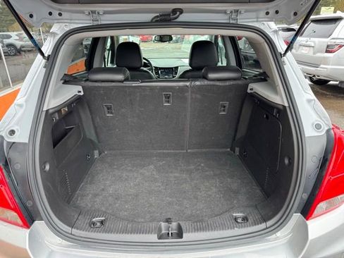 Used 2018 Chevrolet Trax LT w/ LT Convenience Package image 23