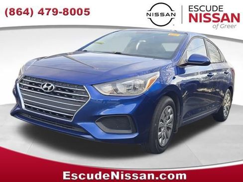 Used 2020 Hyundai Accent SE FWD image 2