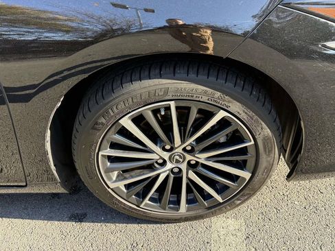 Used 2024 Lexus ES 300h w/ Premium Package image 16