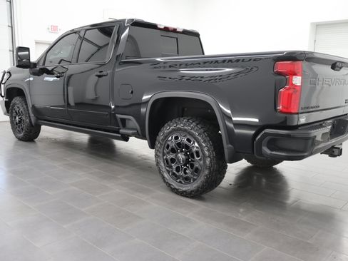 Used 2024 Chevrolet Silverado 3500 High Country w/ High Country Premium Package AWD/4WD image 6
