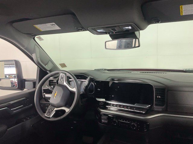 Used 2026 Chevrolet Silverado 2500 LTZ w/ LTZ Plus Package AWD/4WD image 32