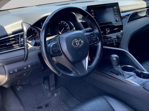 Used 2022 Toyota Camry SE FWD image 17