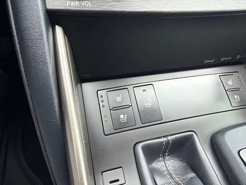 Used 2020 Lexus IS 350 F Sport w/ F Sport Package RWD image 13