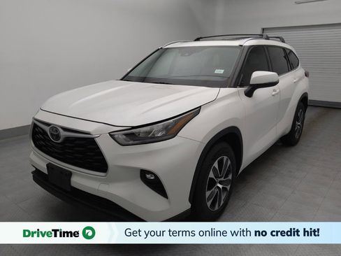 Used 2020 Toyota Highlander XLE image 1