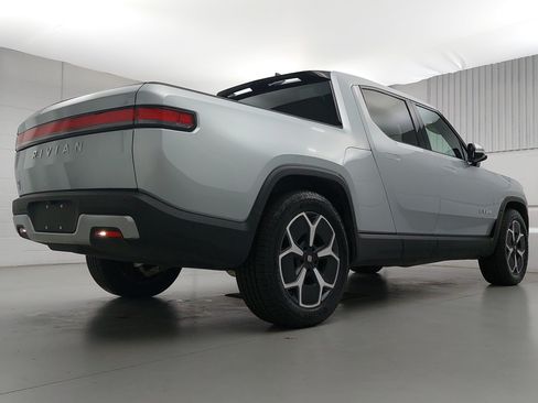 Used 2023 Rivian R1T Adventure AWD/4WD image 7