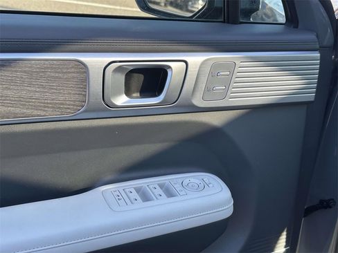 Used 2025 Hyundai Santa Fe Calligraphy image 15