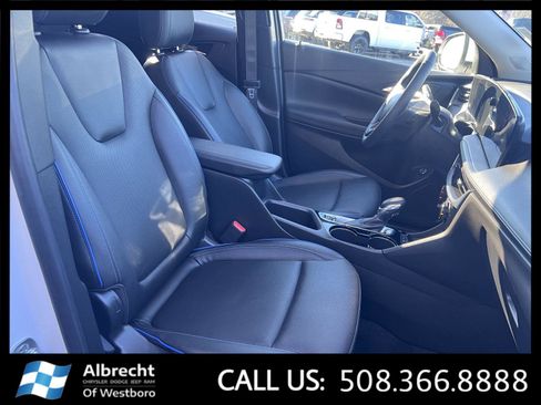 Used 2025 Buick Encore GX Sport Touring w/ Advanced Technology Package image 21