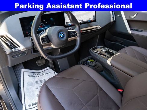 Used 2024 BMW iX xDrive50 w/ Sport Package AWD/4WD image 16