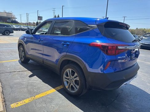 Used 2023 Kia Seltos LX AWD/4WD image 11