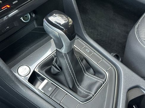 Used 2023 Volkswagen Tiguan SE image 22