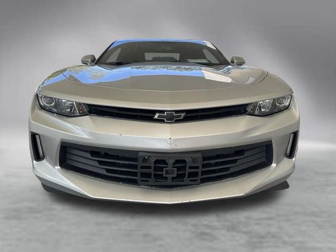 Used 2018 Chevrolet Camaro LT RWD image 13