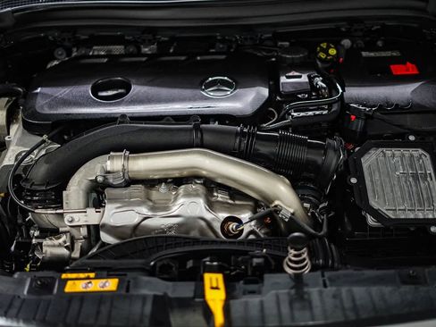 Used 2025 Mercedes-Benz GLA 250 image 27