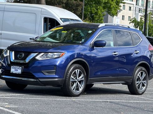 Used 2020 Nissan Rogue SV w/ Premium Package AWD/4WD image 8