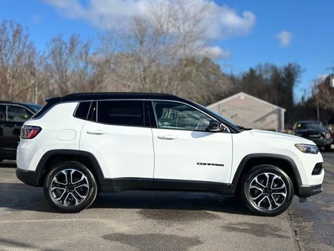 Used 2024 Jeep Compass Limited w/ Sun and Sound Group image 7